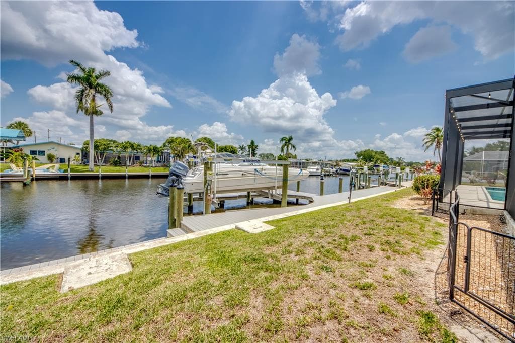 1720 Lakeview BLVD, NORTH FORT MYERS FL 33903-39