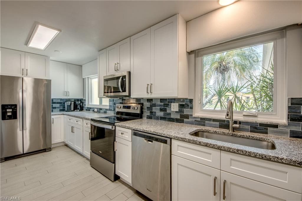 1720 Lakeview BLVD, NORTH FORT MYERS FL 33903-13