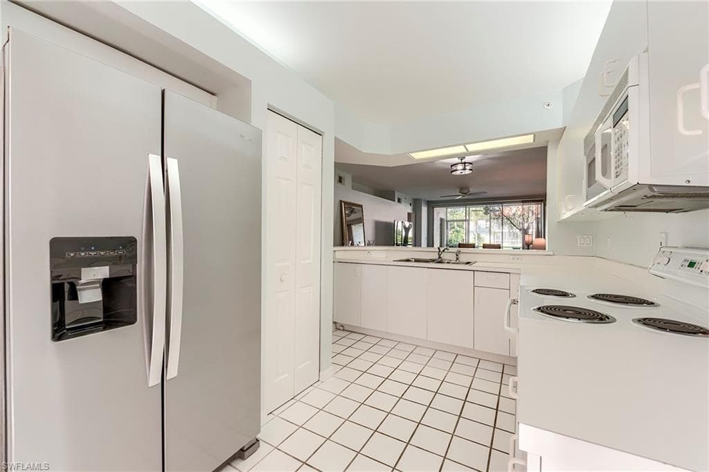 7577 Silver Trumpet LN W # T103, NAPLES FL 34109-6