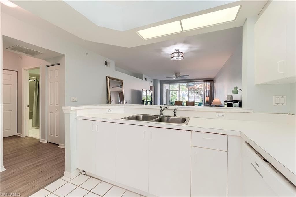 7577 Silver Trumpet LN W # T103, NAPLES FL 34109-3