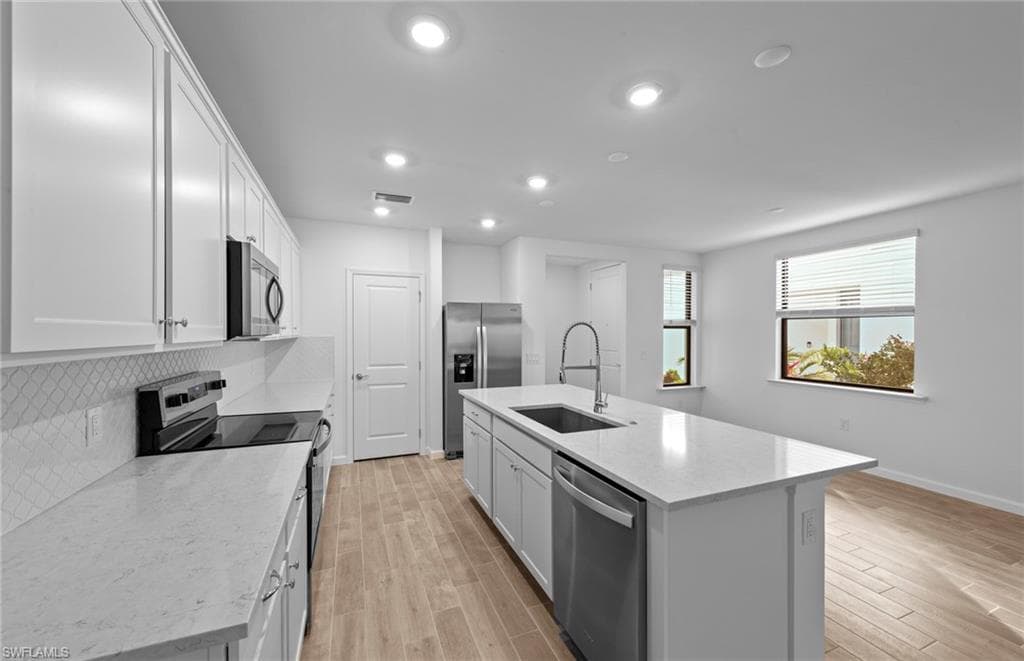 27893 Radiant CT, BONITA SPRINGS FL 34135-4