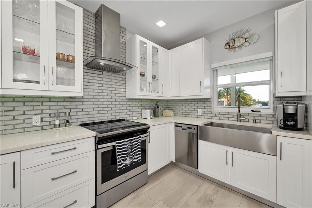 141 El Capitan DR, ISLAMORADA FL 33036-12