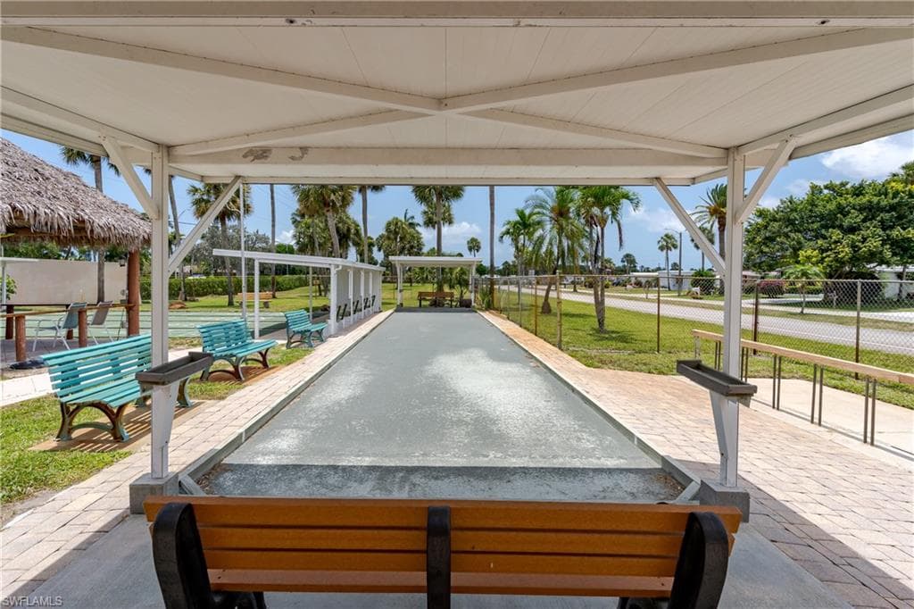 469 Riviera BLVD W, NAPLES FL 34112-27