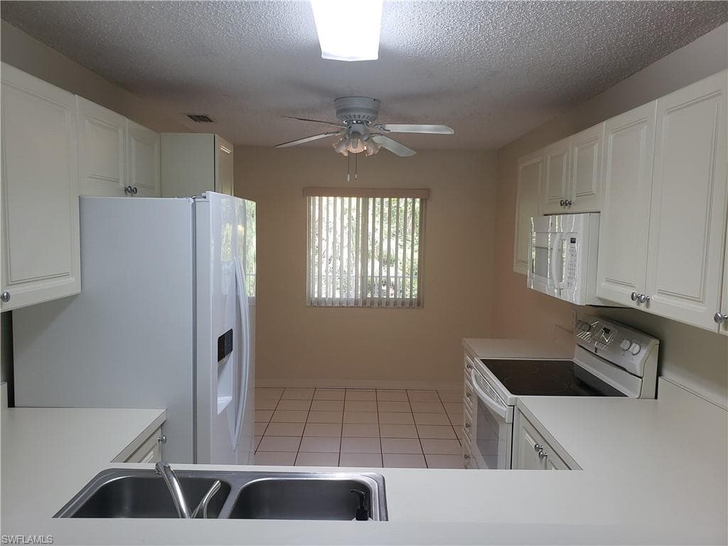 240 Timber Lake CIR # D202, NAPLES FL 34104-9