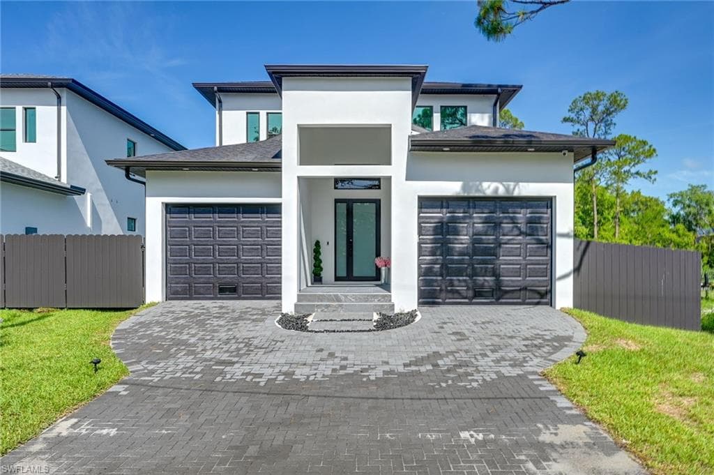 3384 Canal ST, NAPLES FL 34112-33