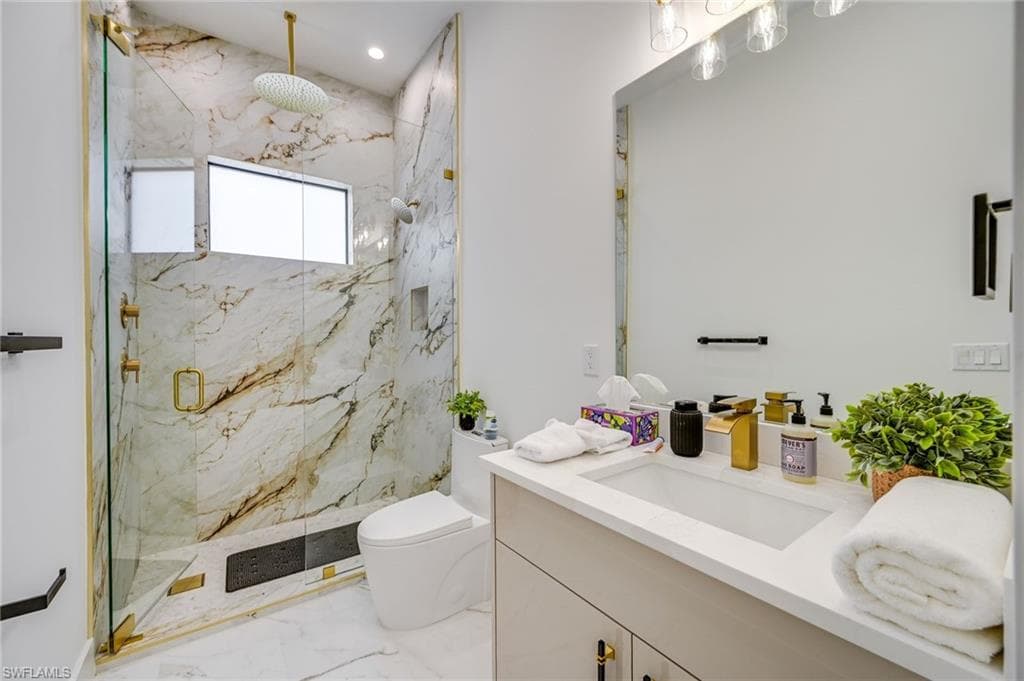 3384 Canal ST, NAPLES FL 34112-22