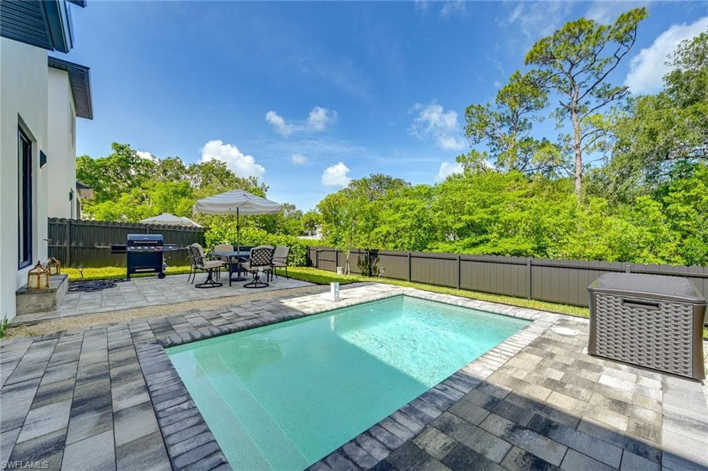 3384 Canal ST, NAPLES FL 34112-1