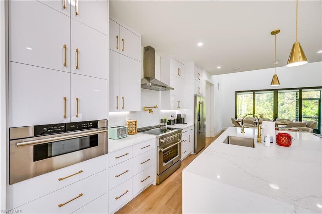 3384 Canal ST, NAPLES FL 34112-6