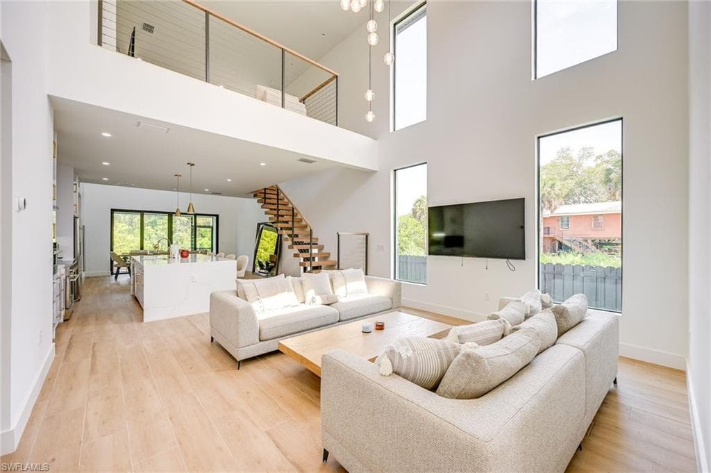 3384 Canal ST, NAPLES FL 34112-2