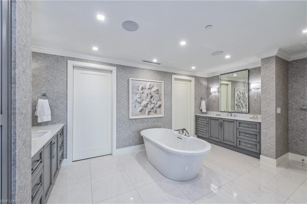 13915 Old Coast RD # 1904, NAPLES FL 34110-20