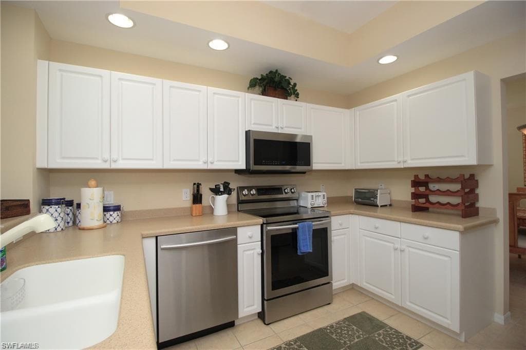 3425 Grand Cypress DR # 102, NAPLES FL 34119-13