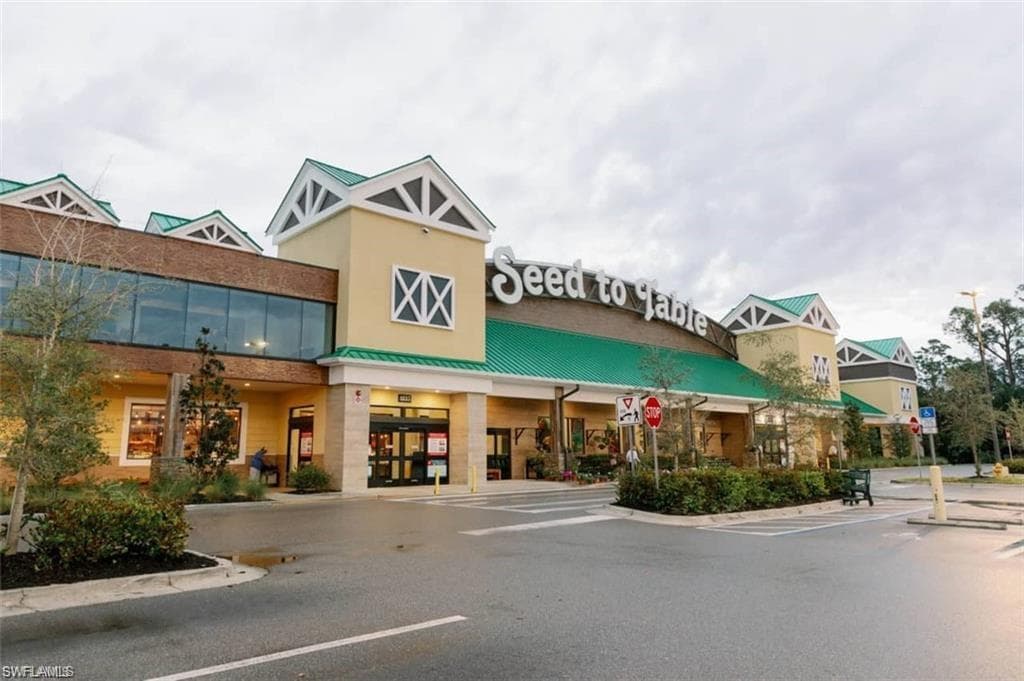 3425 Grand Cypress DR # 102, NAPLES FL 34119-18