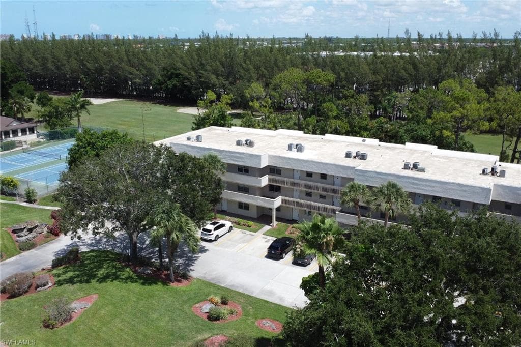 501 Forest Lakes BLVD # 102, NAPLES FL 34105-41