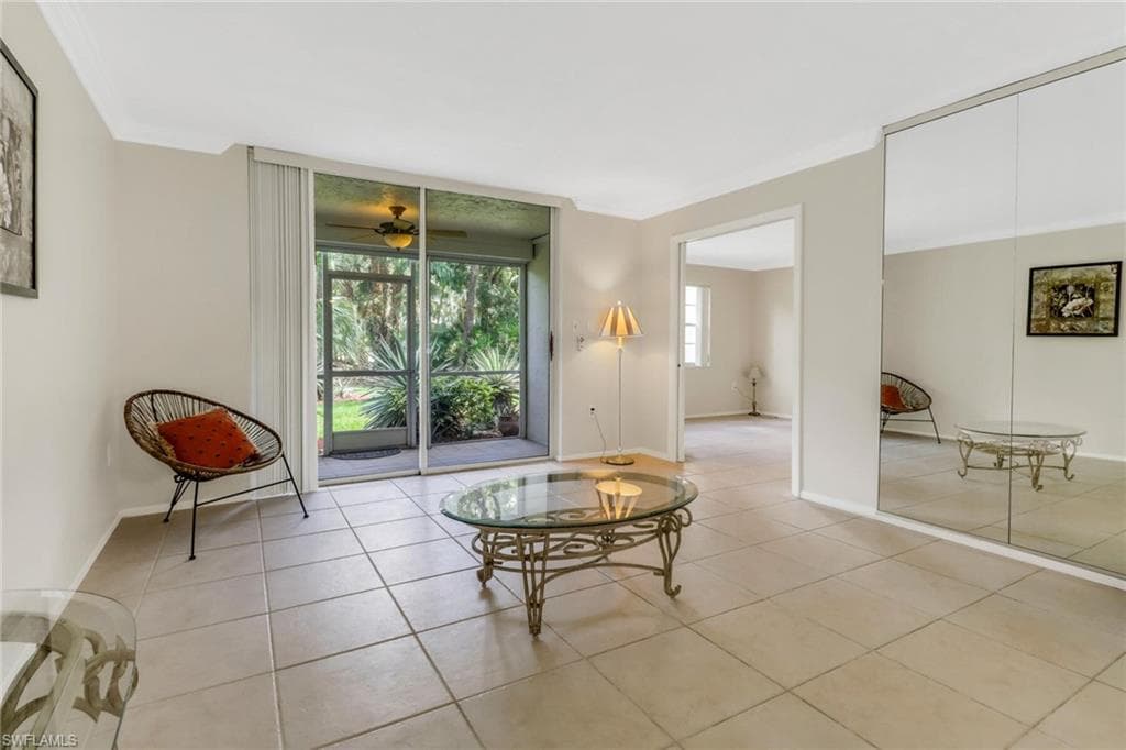 501 Forest Lakes BLVD # 102, NAPLES FL 34105-11