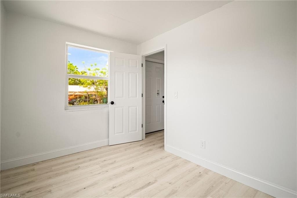 2316 Bayside ST, NAPLES FL 34112-21