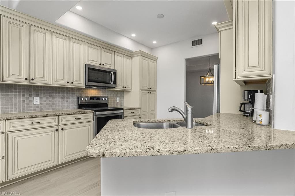 23560 Wisteria Pointe DR # 506, ESTERO FL 34135-4
