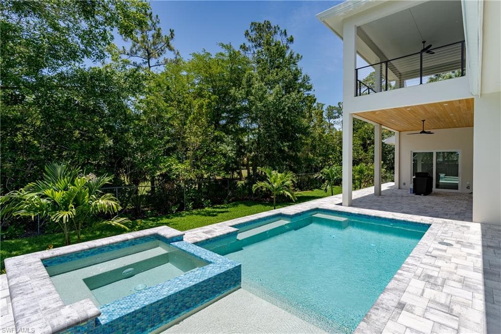 2854 Coach House WAY, NAPLES FL 34105-35
