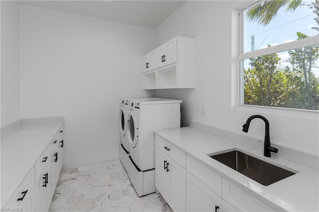 2854 Coach House WAY, NAPLES FL 34105-19