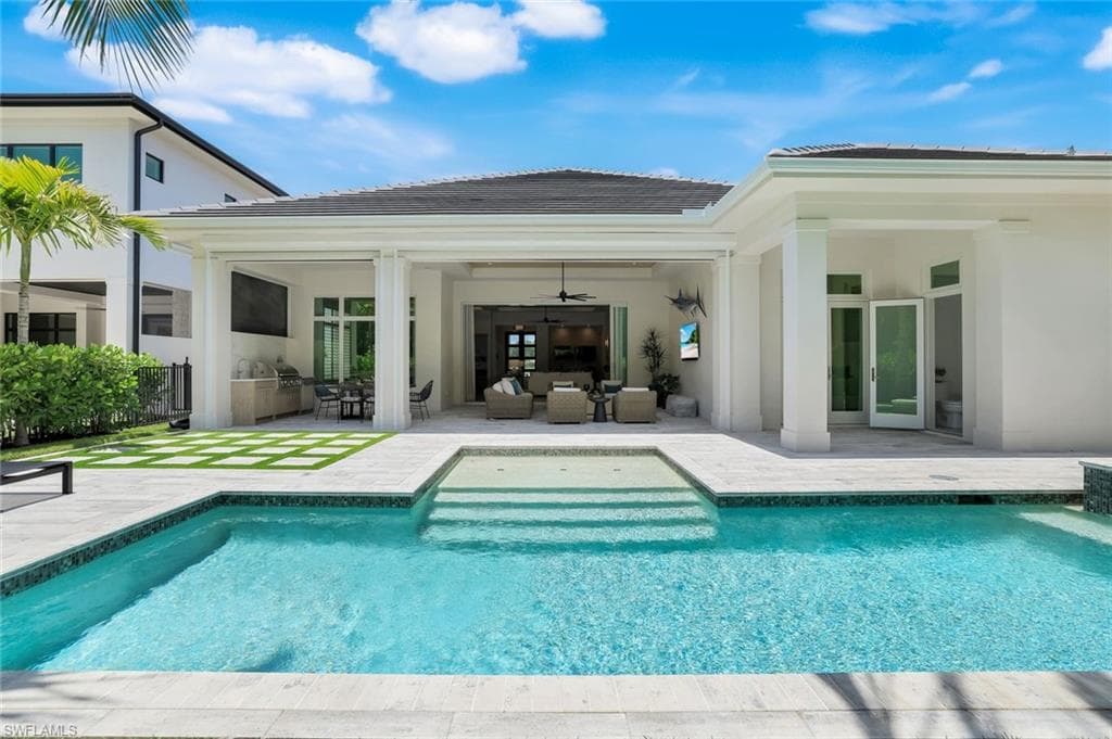 6630 Palisades AVE, NAPLES FL 34109-2