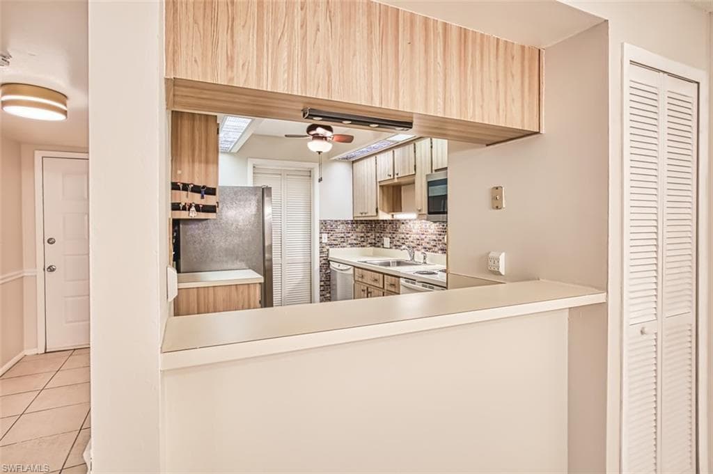 8061 S Woods CIR # 4, FORT MYERS FL 33919-10