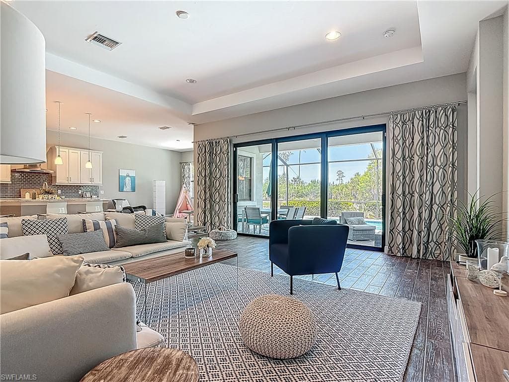 4524 Tamarind WAY, NAPLES FL 34119-5