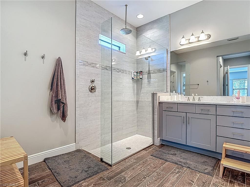 4524 Tamarind WAY, NAPLES FL 34119-33