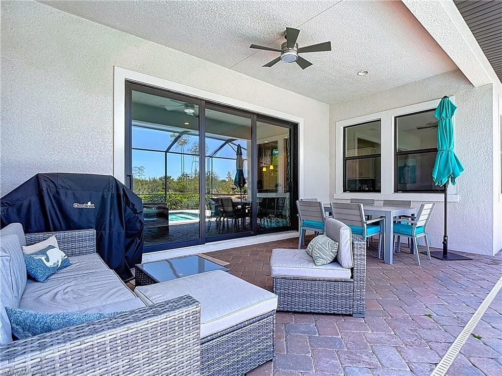 4524 Tamarind WAY, NAPLES FL 34119-39