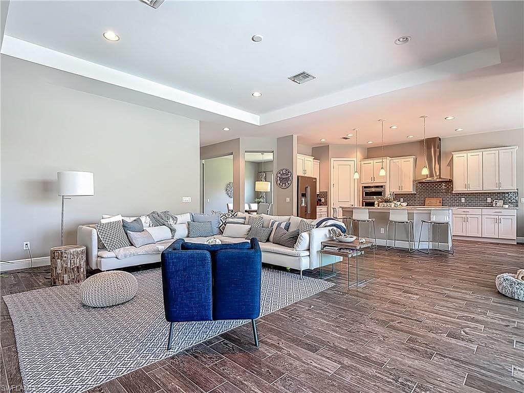 4524 Tamarind WAY, NAPLES FL 34119-7