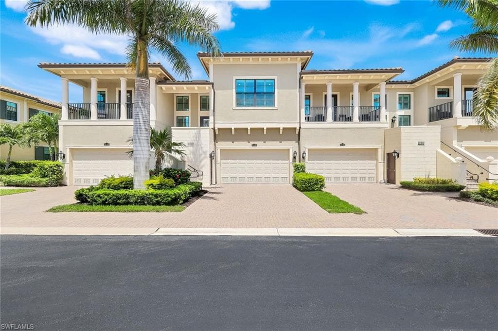 2488 Breakwater WAY # 201, NAPLES FL 34112-29