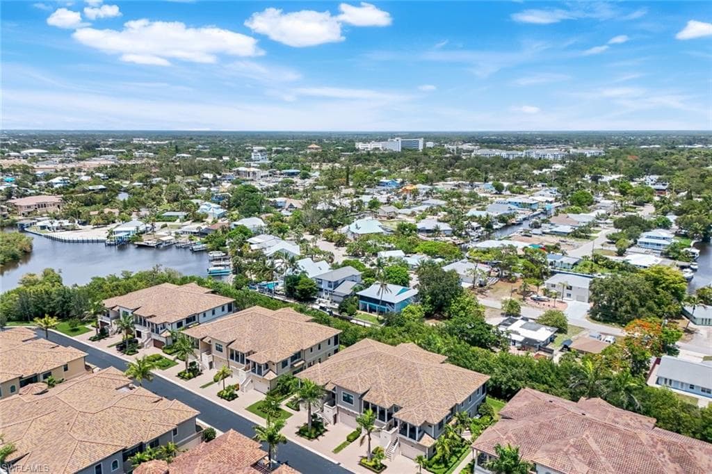 2488 Breakwater WAY # 201, NAPLES FL 34112-33