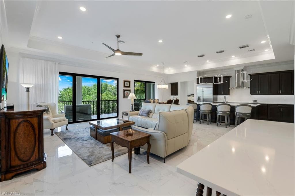 2488 Breakwater WAY # 201, NAPLES FL 34112-3