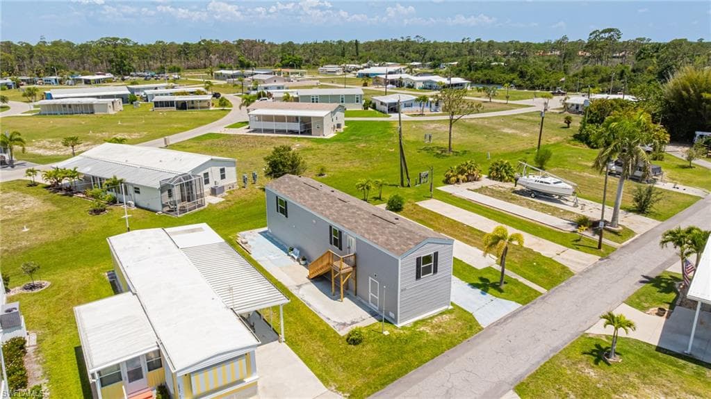 20751 Garden DR, ESTERO FL 33928-27