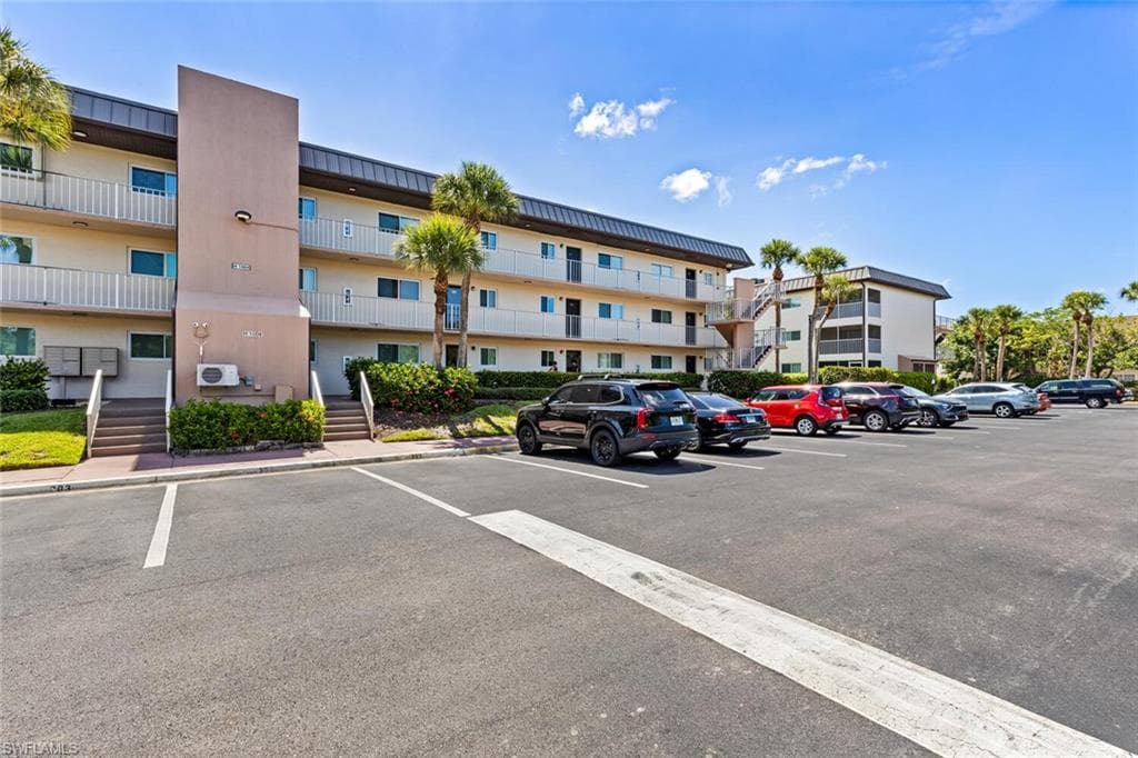 1004 Manatee RD # H306, NAPLES FL 34114-26