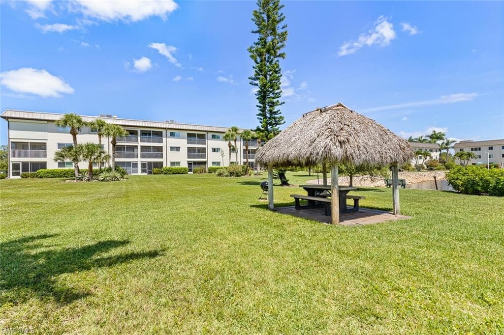 1004 Manatee RD # H306, NAPLES FL 34114-45