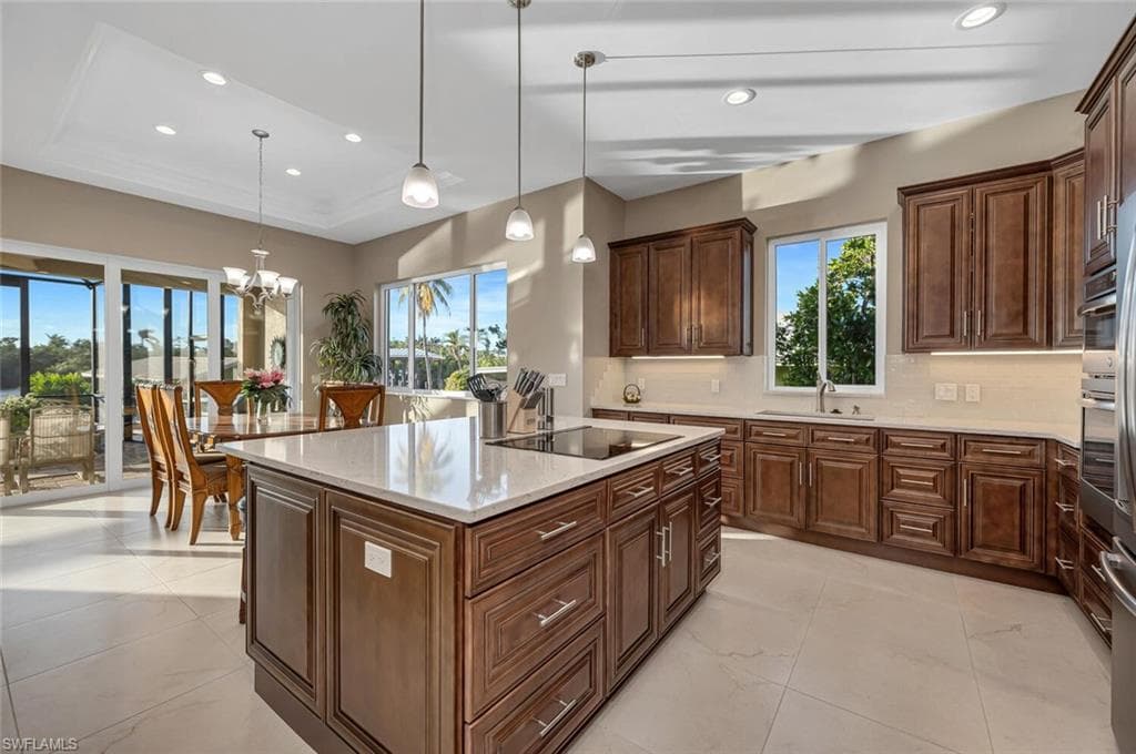 3254 Lakeview DR, NAPLES FL 34112-5