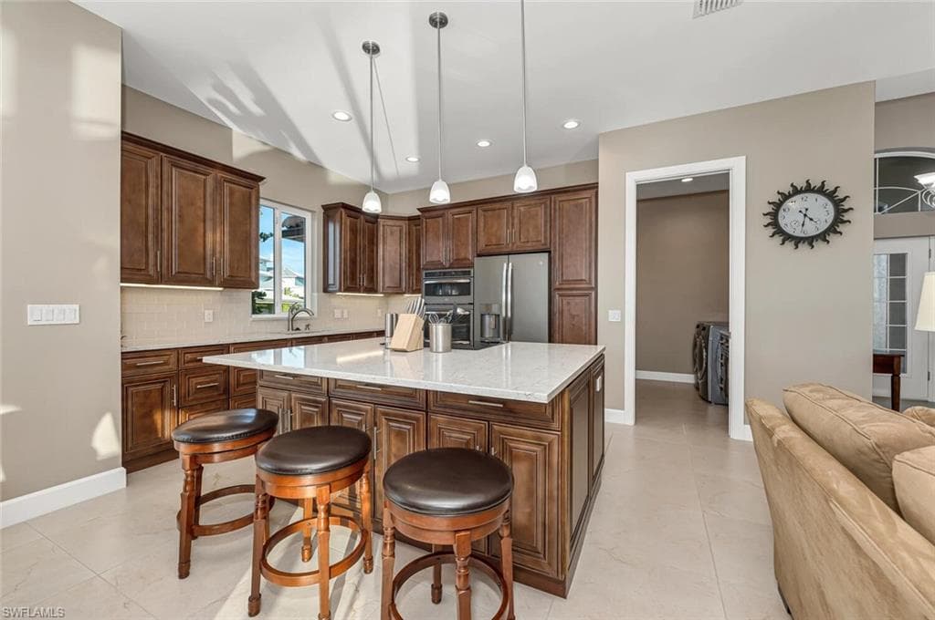 3254 Lakeview DR, NAPLES FL 34112-6