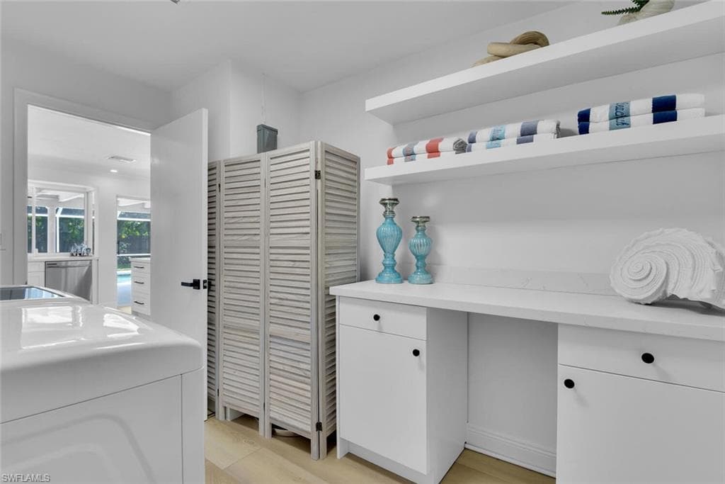 740 Park Shore DR-26