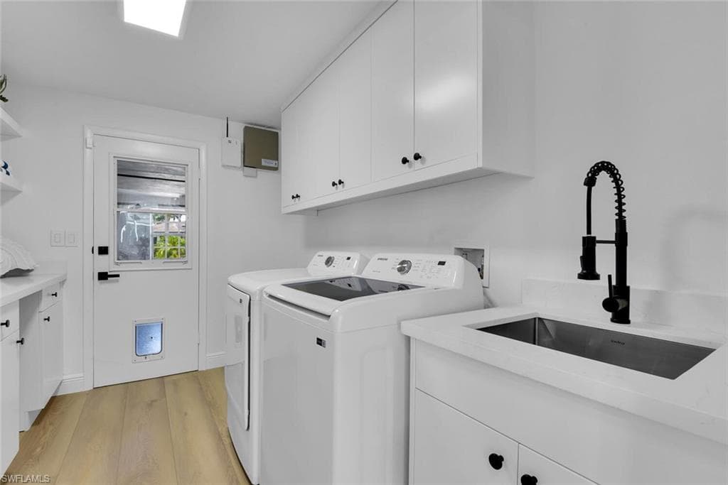 740 Park Shore DR-25