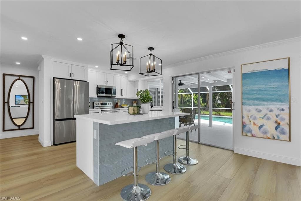 740 Park Shore DR-6