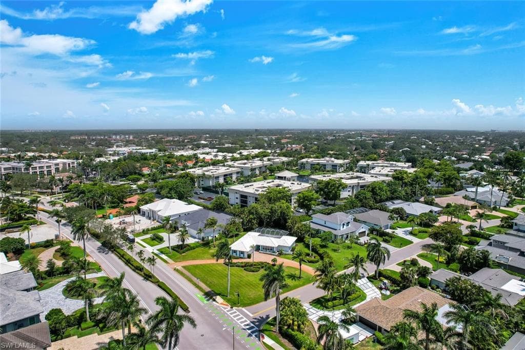 740 Park Shore DR-35