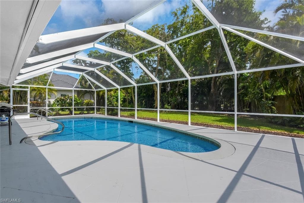 740 Park Shore DR-31