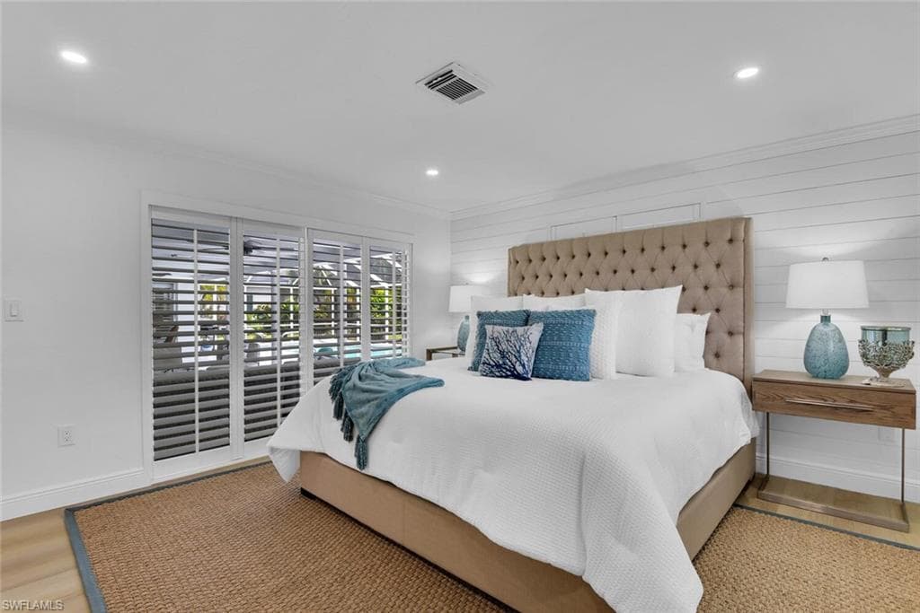 740 Park Shore DR-13