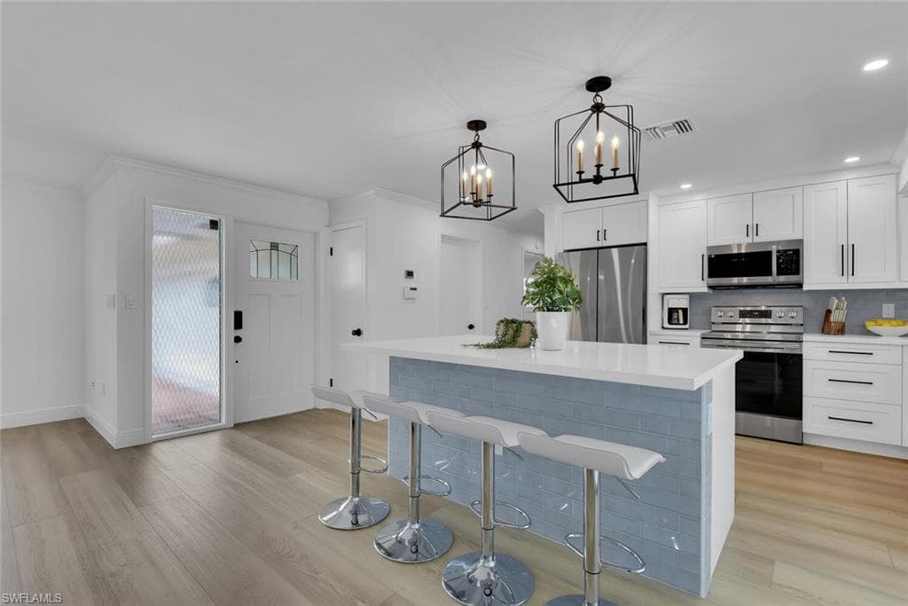 740 Park Shore DR-10