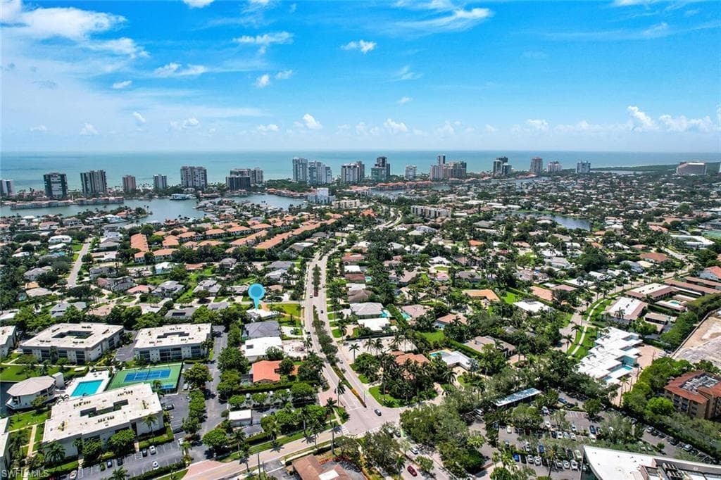 740 Park Shore DR-34