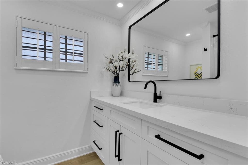 740 Park Shore DR-20