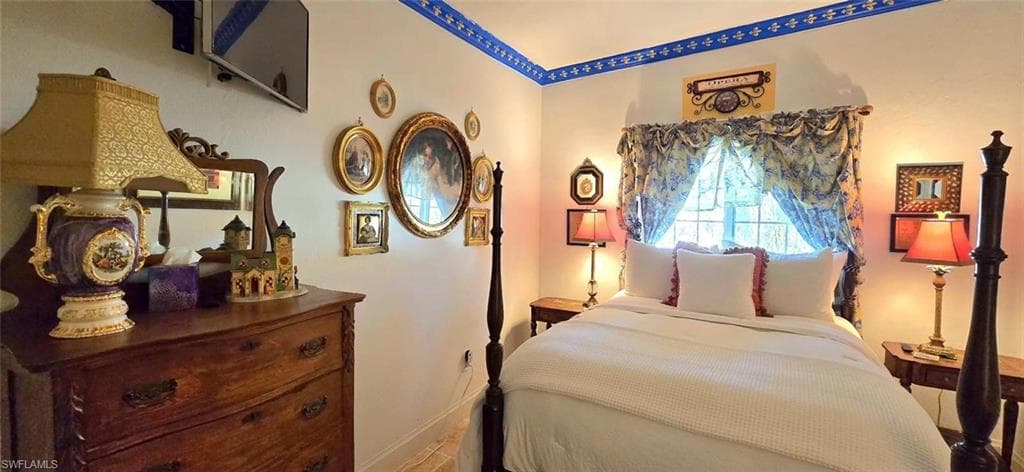 3601 Seagrape AVE, NAPLES FL 34104-28