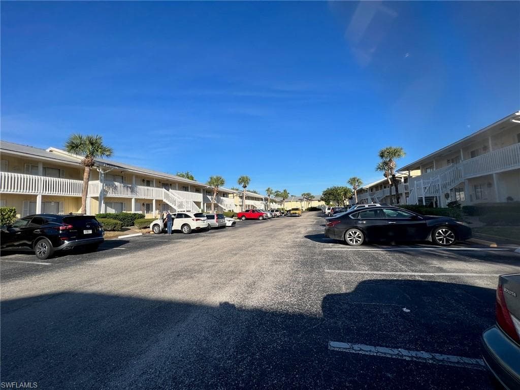 4603 Bayshore DR # F8, NAPLES FL 34112-16