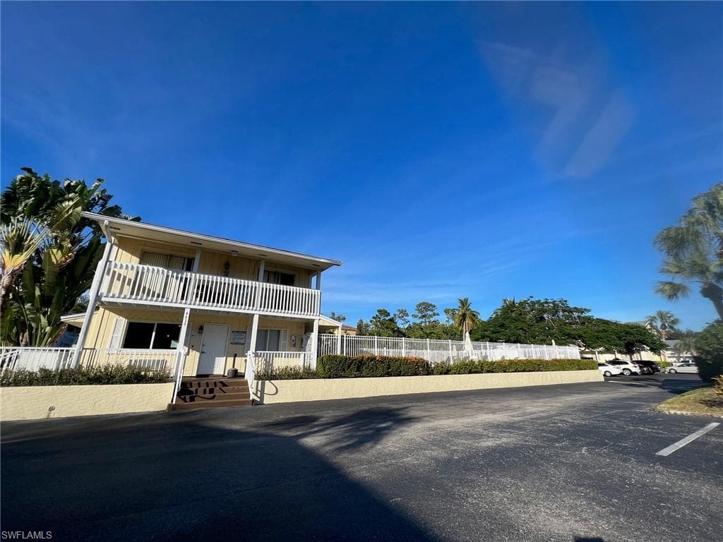 4603 Bayshore DR # F8, NAPLES FL 34112-15