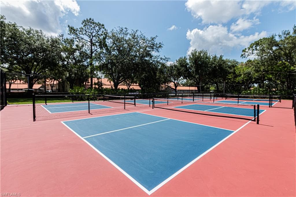 260 Robin Hood CIR 202-22