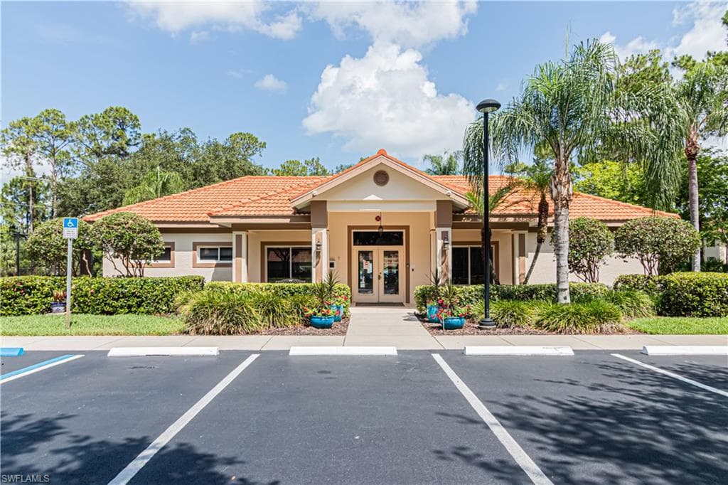 260 Robin Hood CIR 202-21